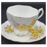 Queen and bone China teacup/saucer