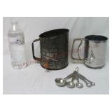 Flour Sifters & Stainless Measuring Spoons