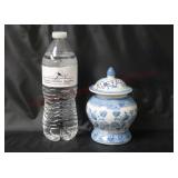 Blue & White Porcelain Ginger Jar ~ 5.75" Tall