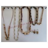 Fashion & Costume Necklaces (5) & Earrings (1)