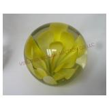 Vintage Yellow Daisy Flower Orb Paperweight