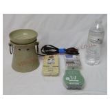 Scentsy Wax Warmer & (3) Packs of Melts ~Powers On