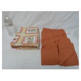 Vintage 60"x94" Tablecloth & Fabric Napkins