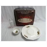 Christmas Heritage by Pfaltzgraff Chip & Dip Set
