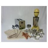 Vintage Kitchen Lot ~ Toaster, Cookie Cutters+More