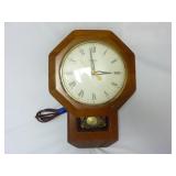 Vintage United Wood Cased Wall Clock