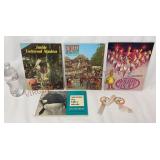 Souvenir Guides, Shamu Sea Word Book & Button Pins