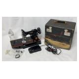 1938 Singer Featherweight Model 221 Sewing Machine
