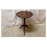 Vintage Mahogany Tilt-Top Accent Tea Table