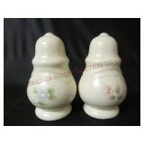 Pfaltzgraff Tea Rose Salt & Pepper Shaker Set