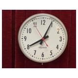 Cincinatti 11.5" Elec Kitchen Clock - Works