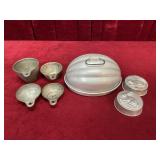 Vtg Gelatin Mold, Measuring Cups & Bunny Molds