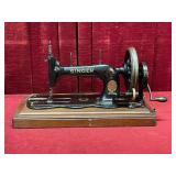 c.1882 Singer Hand Crank Sewing Machine - Note