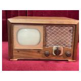 c.1940 Canadian Admiral No 19A15 6" TV - Note