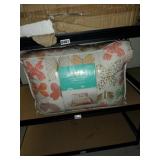 Pillow fort comforter set