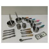 Stainless Measuring Cups and Butter Knives