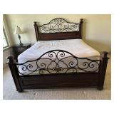 Nice Metal and Wood Complete Bed Set