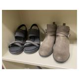 2 Pairs of Women's Shoes