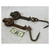 2 Metal Pulleys With Hooks