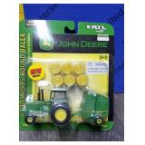 ERTL JD 4240 w/ 535 Round Baler ERTL JD 4240 w/ 535 Round Baler