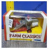 ERTL Case 'G' Combine. ERTL Case 'G' Combine.