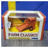 ERTL Allis-Chalmers Roto Baler. ERTL Allis-Chalmers Roto Baler.