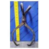 Vintage Gifford Wood Ice Thongs Vintage Gifford Wood Ice Thongs