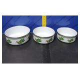 Metal Nesting Christmas Bowls