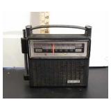 Antique G E Portable  Radio .