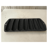 27 GP BM 1 cast iron corn stick pan