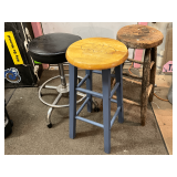 Wooden stool, swivel top stool (no casters)