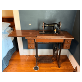 Singer treadle sewing machine SN: AD511306