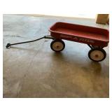Radio Flyer red wagon