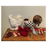 Rooster and chicken décor