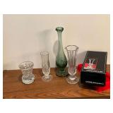 Crystal bud vases, strawberry pattern vase, etc.