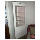 Corner cabinet