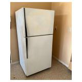 Hotpoint refrigerator, needs cleaned, Model  CTX21GI