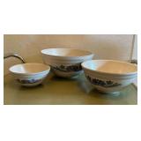 3 Pfaltzgraff nesting bowls No. 456, 458, 460