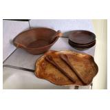 Wooden salad bowls, tray, paper towel rack, etc.