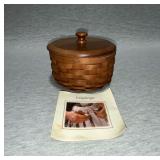 2006 Longaberger round lidded  basket