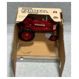 ERTL IH Farmall 350 in original box