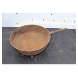 11 Inch Cast Iron 3-Leg Skillet with Handle