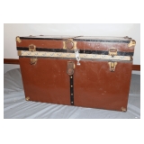 Trunk with Tray Insert