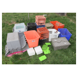 Folding Lid Plastic Crates, Plastic Totes, Milk Crates, Plastic Containers with Lids, and Wooden End Table