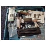 Black Diamond pneumatic 18 gauge brad nailer and narrow crown stapler combo