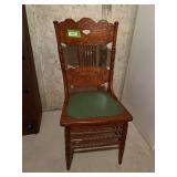 Single oak pressback straight chair