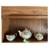Hull teapot with matching cream and sugar