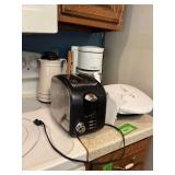 Coffee maker, George Foreman grill, toaster and coffee carafe