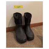 Men's size 11 Bogs boots