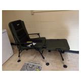 Vingli foldable camp chair/lounger, near new